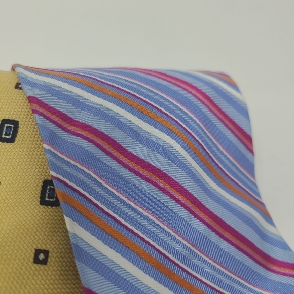 Tommy Hilfiger | Men's Lot of Two Mixed Print Silk Vintage Neckties - Picture 5 of 13